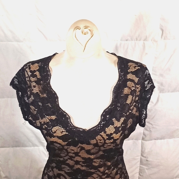 Low cut sleeveless mini by Liberty Love - Picture 3 of 5